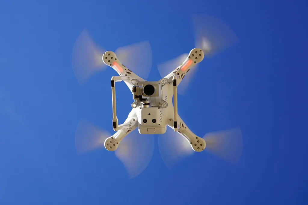 Drone profesional HDRONEStech en vuelo